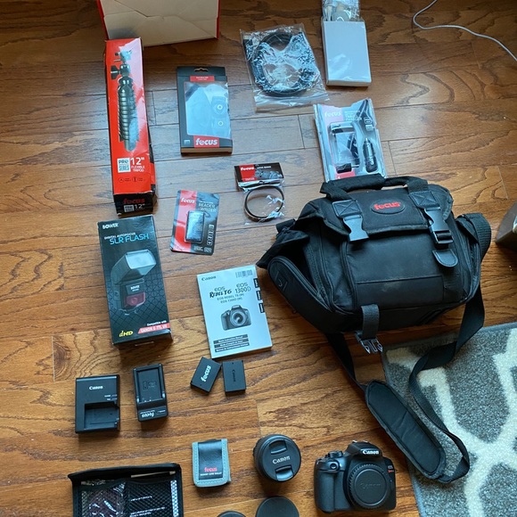 Canon Rebel T6 - Picture 3 of 6